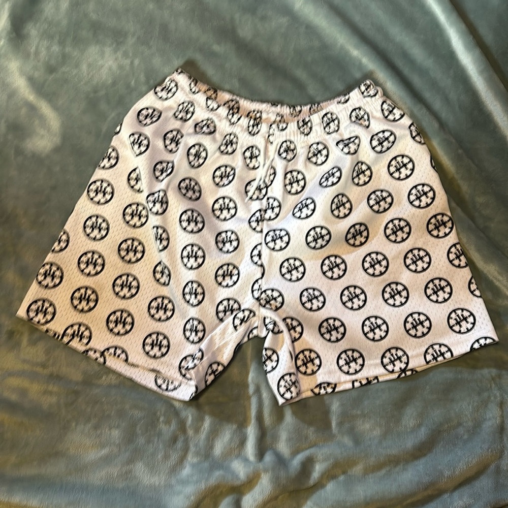 Men’s Medium Mesh Shorts White with Black Outlined Basketballs.